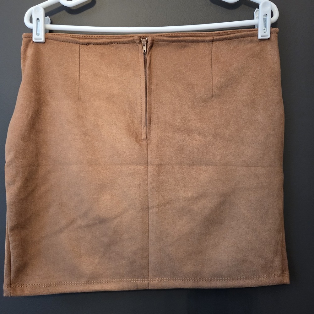 Hunter And Brown Women's Size L‎ Brown Faux Suede Mini Skirt Tulip Hem Zip EUC - Picture 2 of 4